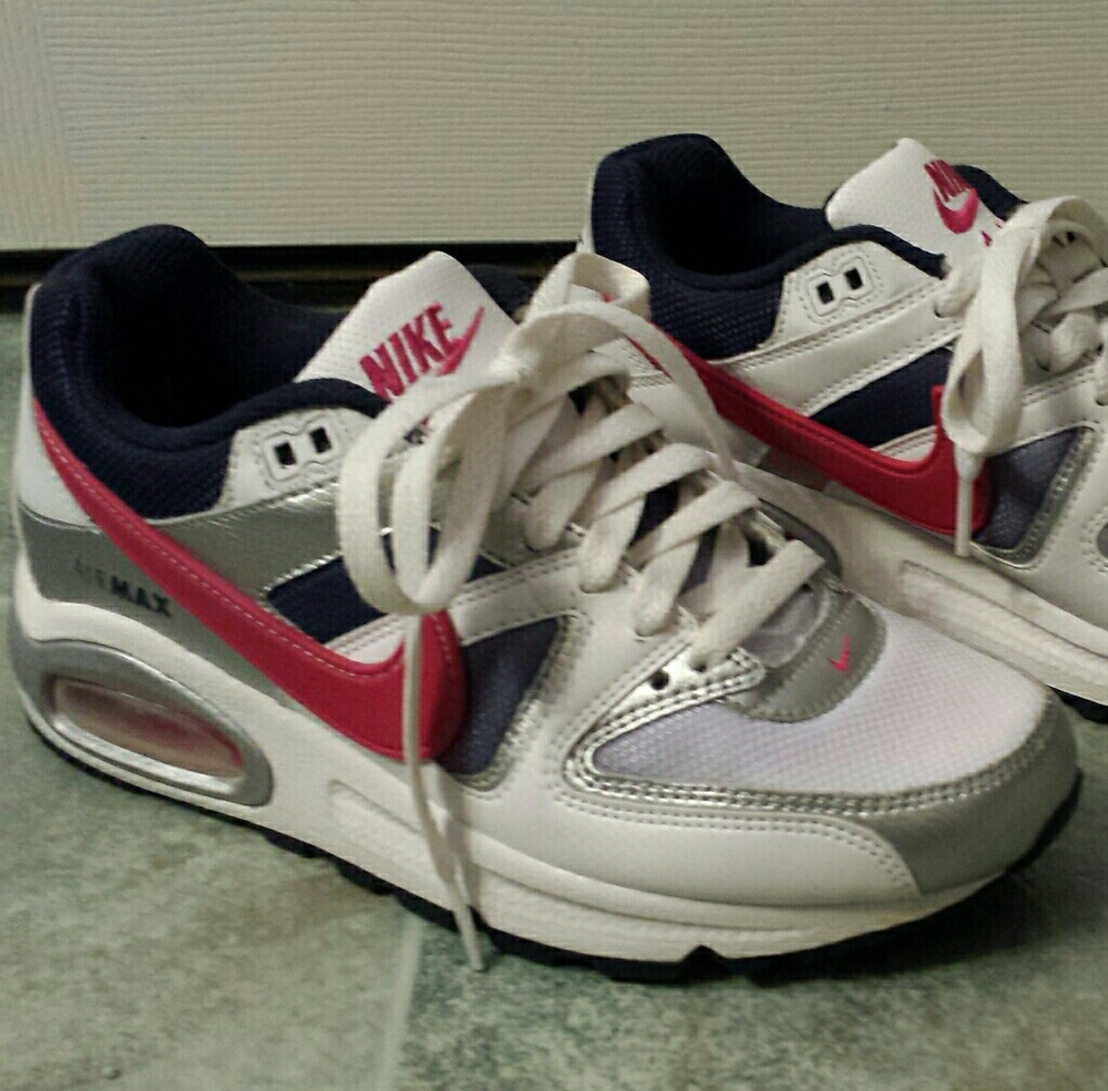 Nike Air Max tennis shoes